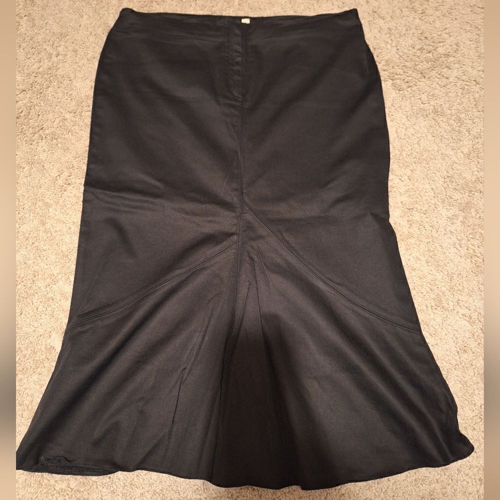 Guess  black bodycon skirt size 46‎